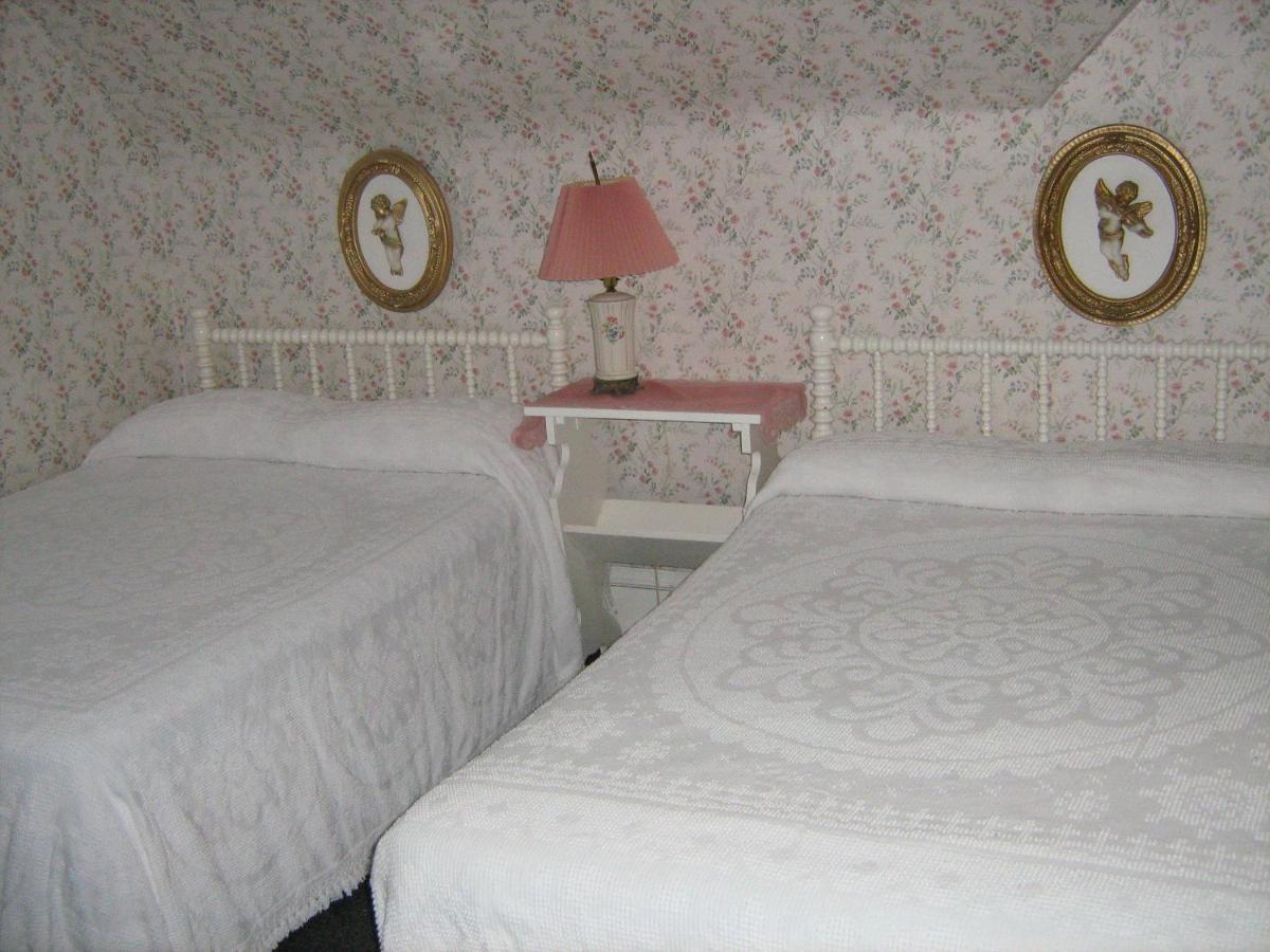 The Olde Village Inn Centreville  Стая снимка